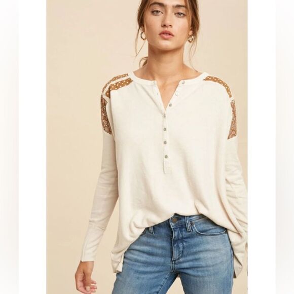 In Loom Wm’s Sz Med Ivory Soft Knit Contrast Handkerchief Henley Shirt Top - Picture 2 of 8